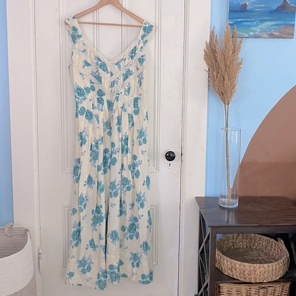 Free People Dresses & Skirts - Free People | Pleated Blue Floral Dress